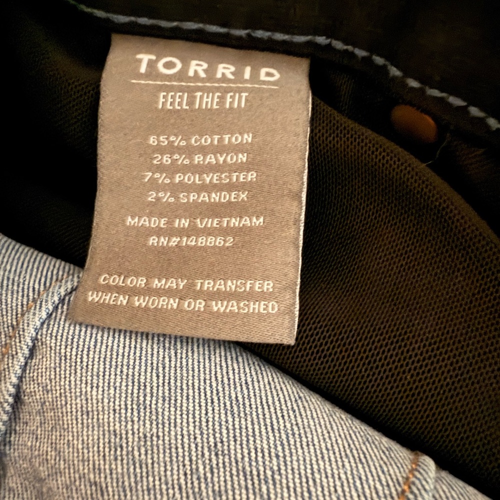 Torrid Bombshell Skinny Blue Jeans - Picture 6 of 6